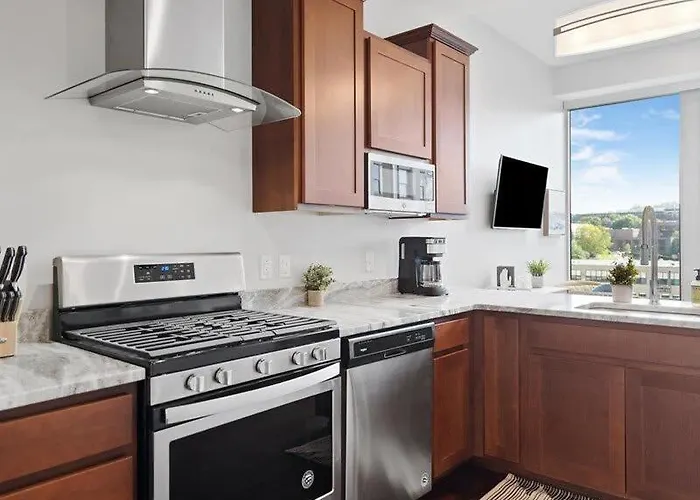 Cozysuites Roomy 1br, Ppg Paints Arena, Pitts *